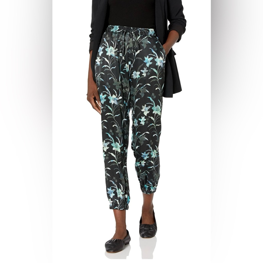 Johnny Was Biya Romi Black Floral Silk/Spandex Joggers size Medium